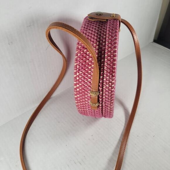 Boho Round Beach Summer Cottage Coastal Boho Hippie Straw Woven Crossbody Bag - Picture 4 of 8